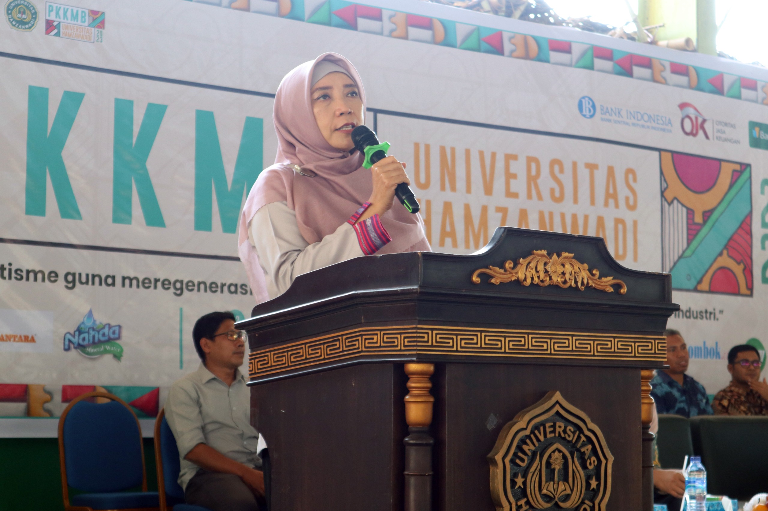 1.800 Mahasiswa Baru Universitas Hamzanwadi Ikuti PKKMB, Rektor : Jangan Mau Rugi Manfaatkan Teknologi