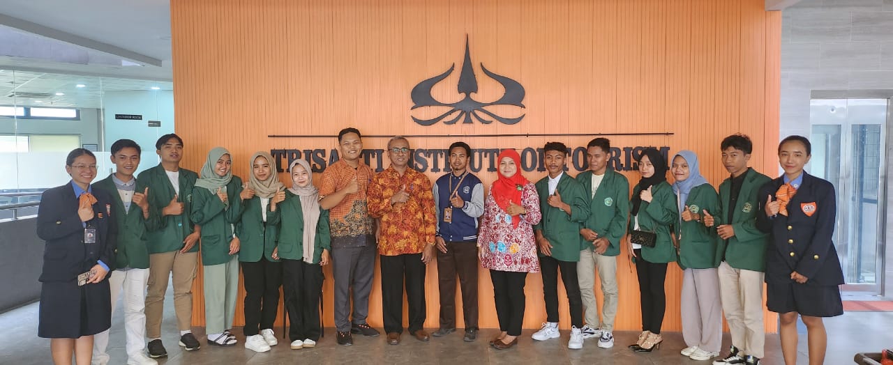 Implementasikan PKKM, Universitas Hamzanwadi Kirim Mahasiswanya Belajar di IPT Jakarta