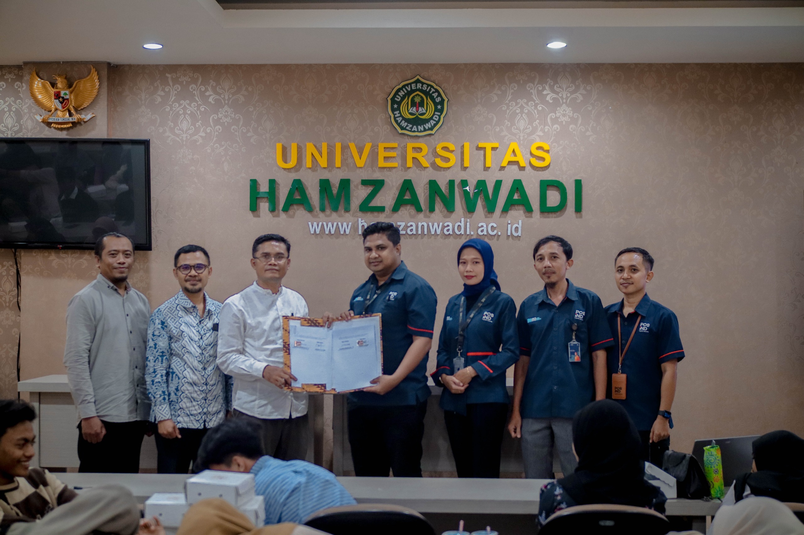 Universitas Hamzanwadi Tandatangani MoU dan MoA dengan Pos Indonesia 