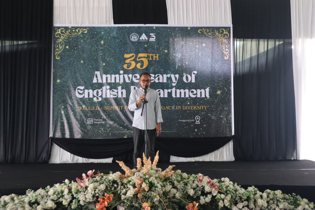 Ulang Tahun ke-35 Jurusan Bahasa Inggris: SOLID — Puncak Impian, Warisan dalam Keberagaman